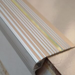 ترمز پله LED دار تک